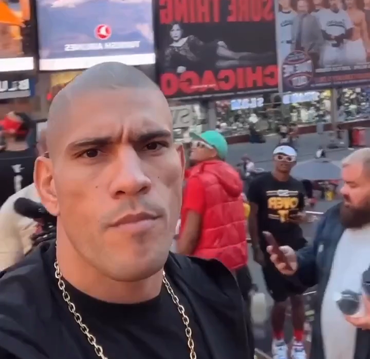 ufc黑龙vs佩雷拉 杀手己到达纽约!_哔哩哔哩_bilibili