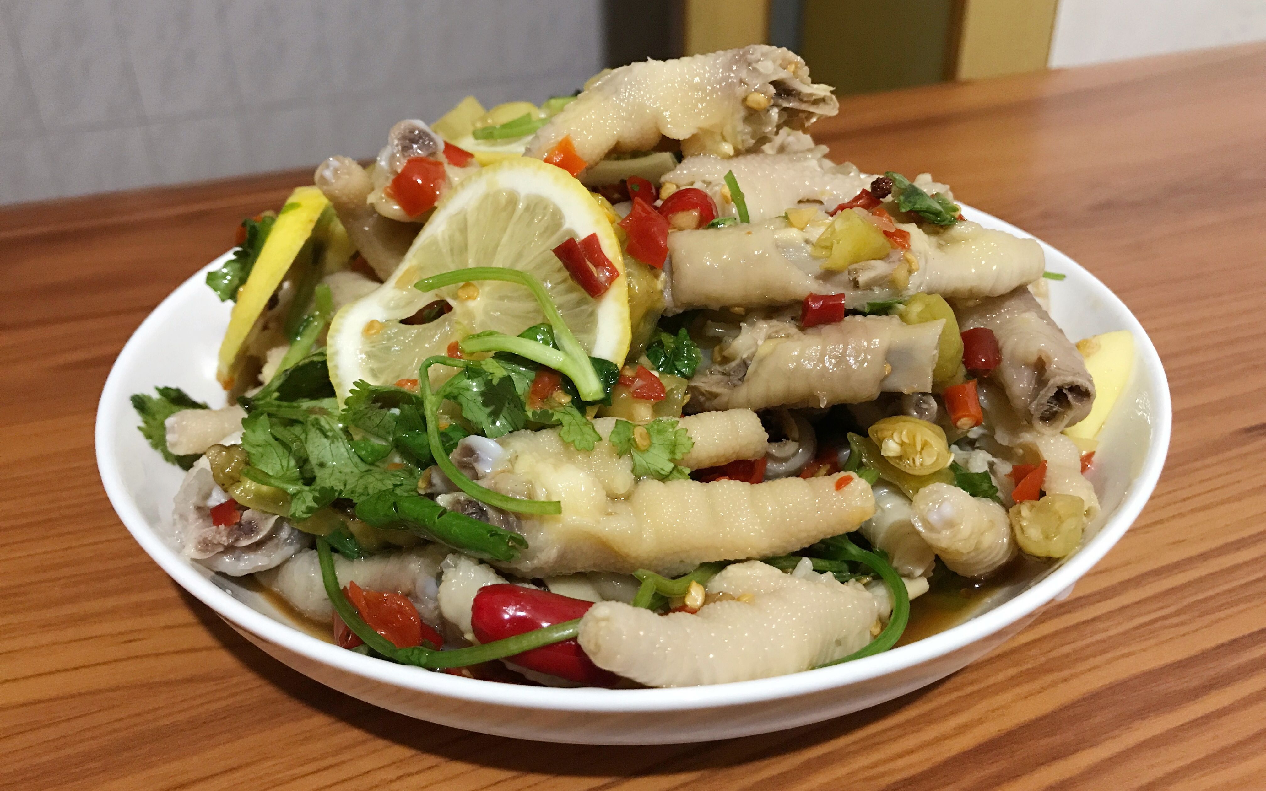 蚊子妈教你做夏天必备的凉菜,柠檬鸡爪