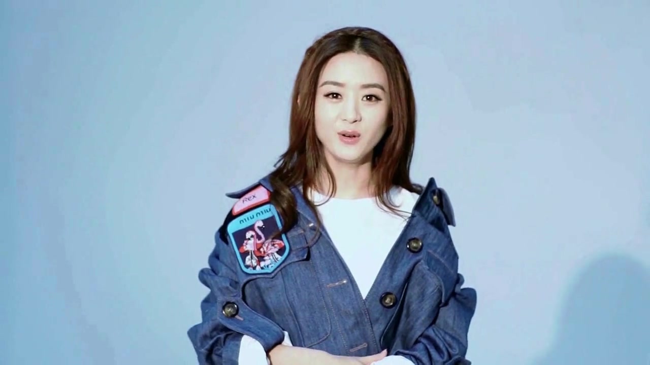 谢娜给赵丽颖宝宝定制的金锁曝光:镶嵌多枚宝石价格不菲