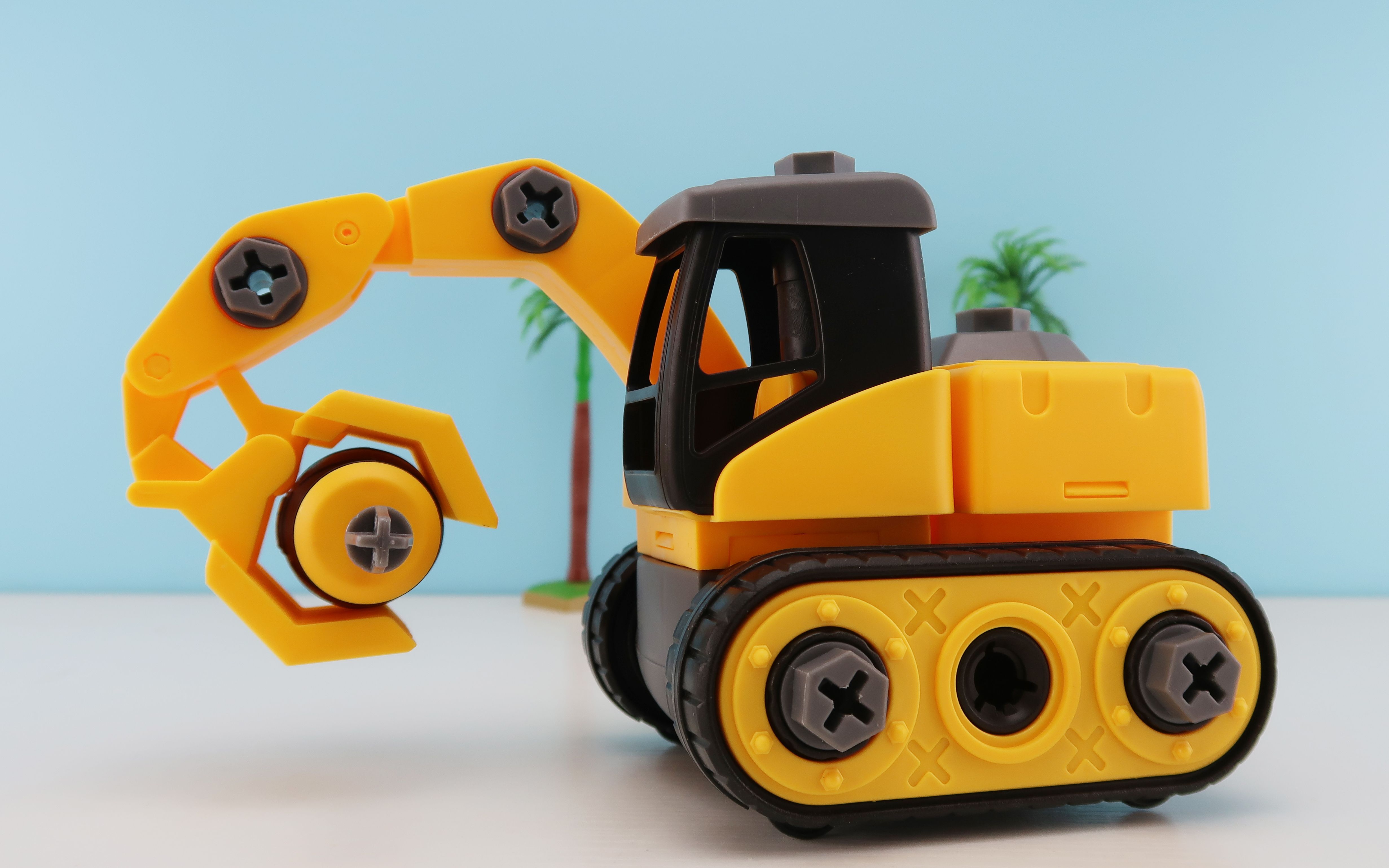 好玩的抓木钳工程车玩具,赶快组装好去施工吧