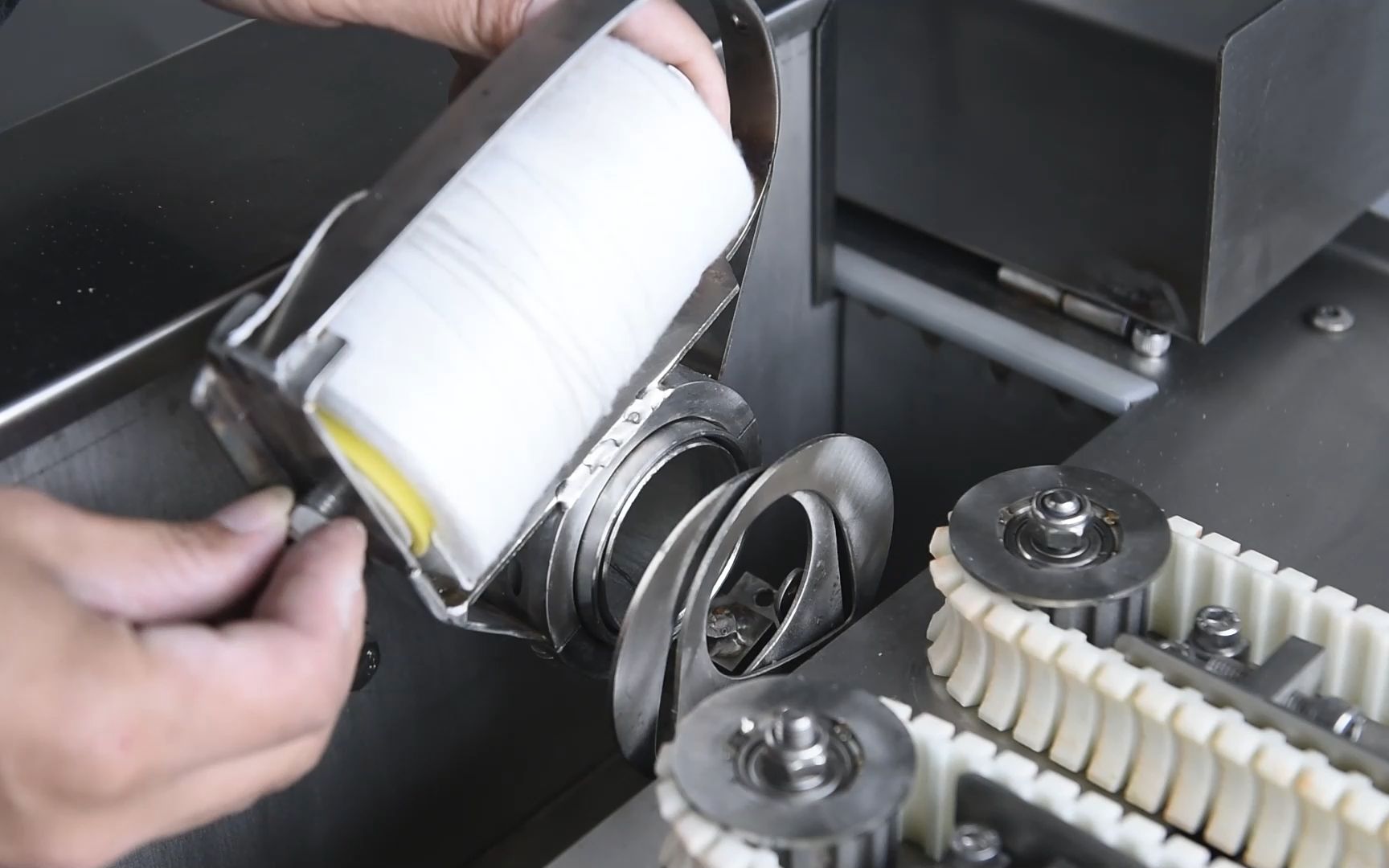 全自动伺服香肠扎线机腊肠自动绑线打结机