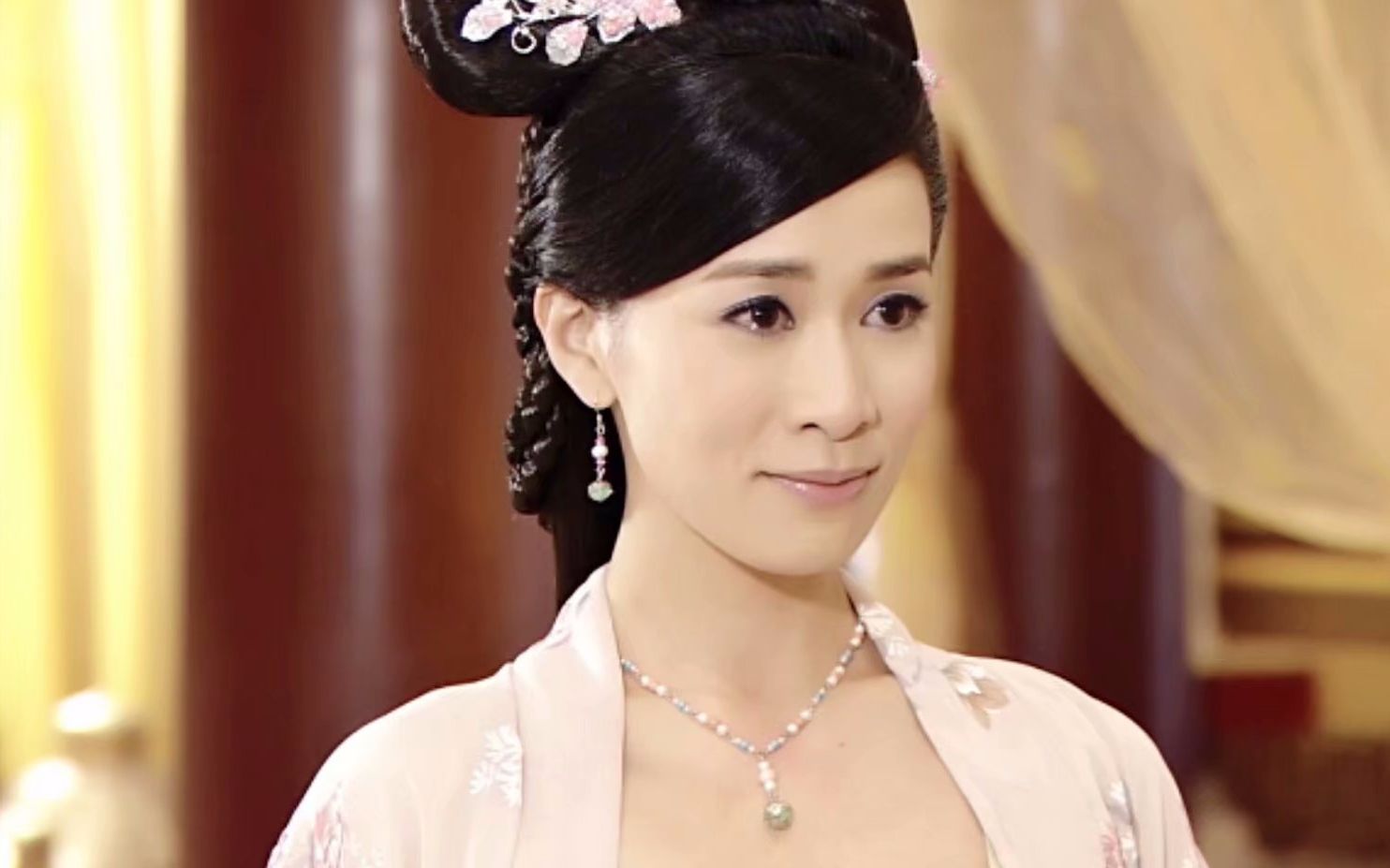 【佘诗曼 昭阳小天使】皇上爱女情切,找人替昭阳顶罪