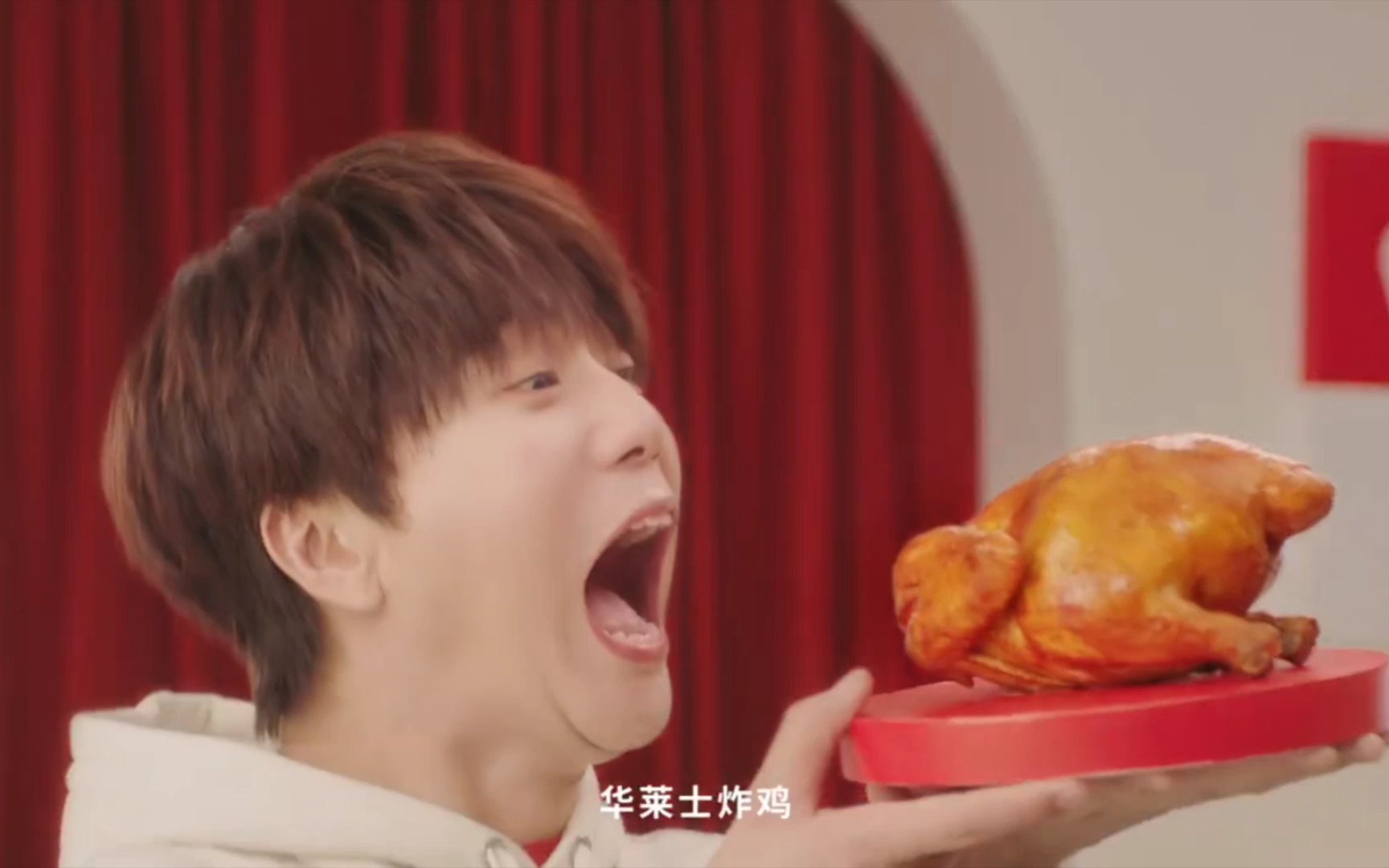 【陆虎】居然找爱吃的虎子代言,华莱士你小汁眼光尊不错