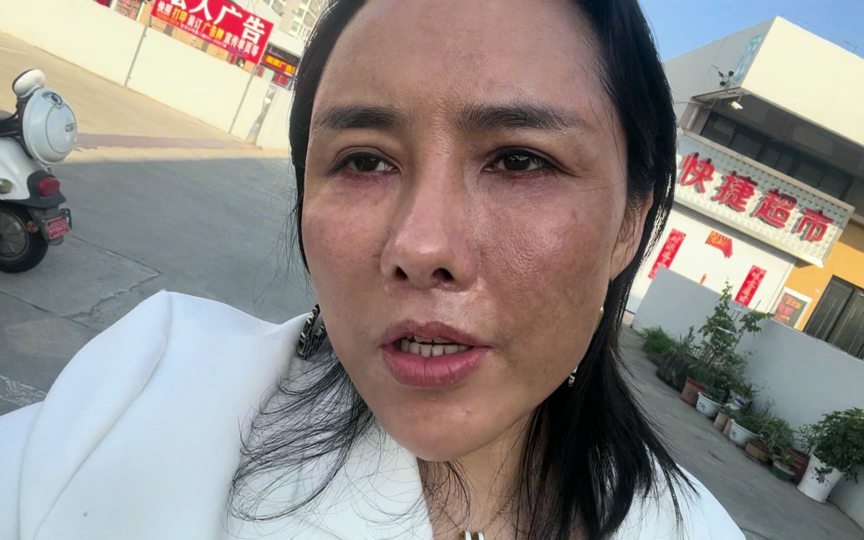 開個美顏,驚呆了,50歲大媽變成了九零後