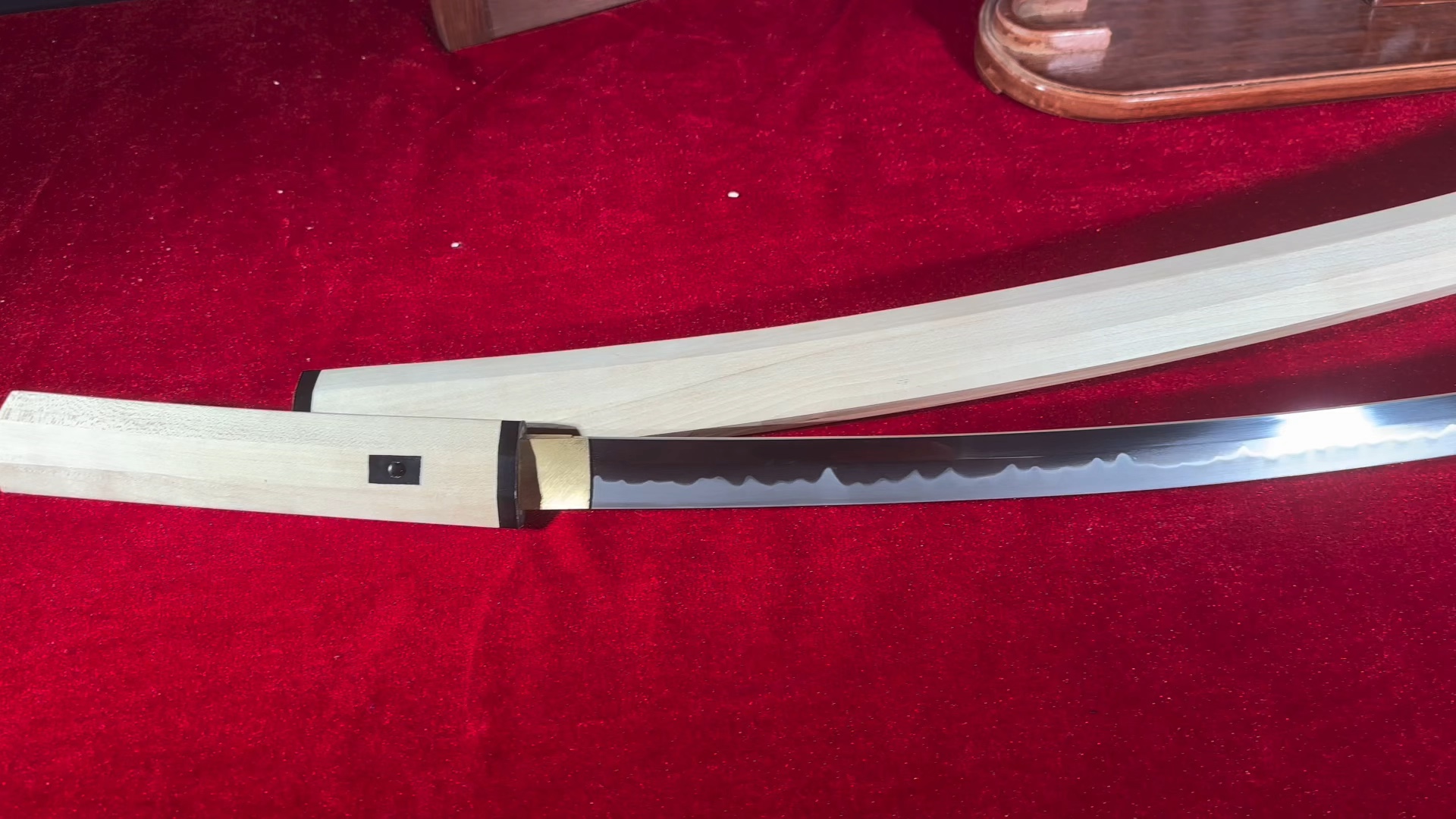 品相非常非常漂亮的一把刃纹,快接近钉子烧了,牛角