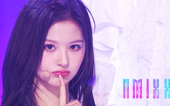 [图]NMIXX 'Dice' 'Cool(Your Rainbow)' 人歌舞台 人气歌谣 inkigayo 220925