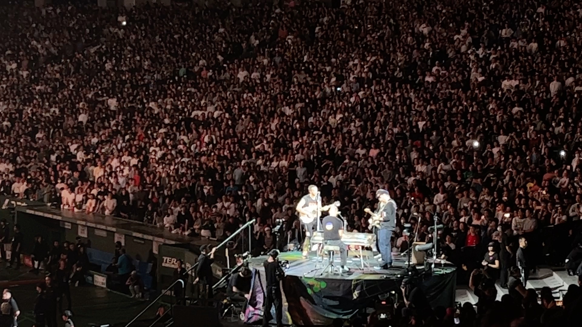 【coldplay】【金硕珍】|11.6东京场现场清唱了宇航员