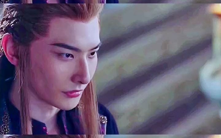 舅舅颉利发凭借长歌眼角的泪痣以及阿谨留给她的发簪