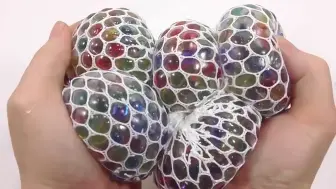 Download Video: 【狂魔玩玩具】Water Ball Orbeez Slime Squishy Balloons Learn Colors Slime 1000 Degree