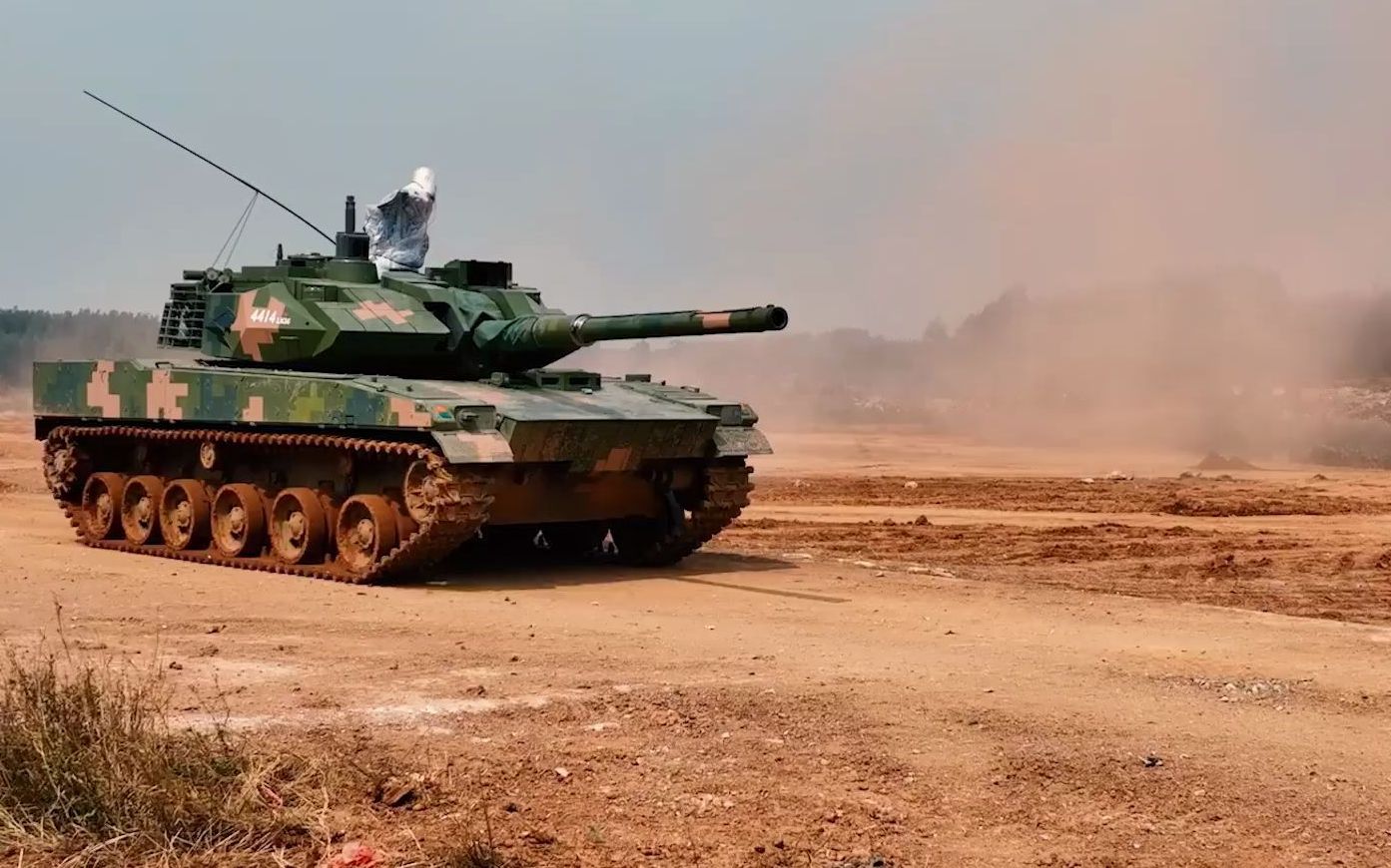 塔山旅15式主战坦克射击训练