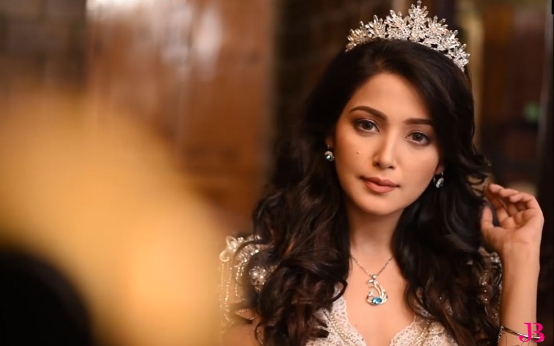 超美的印度新娘化妆教程!白纱和美女最配了!