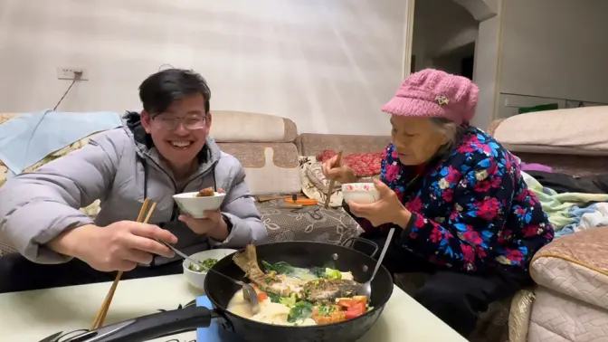 衣锦还乡我依旧是，“牛总”。带你们看看我的家乡，再陪外婆吃饭。