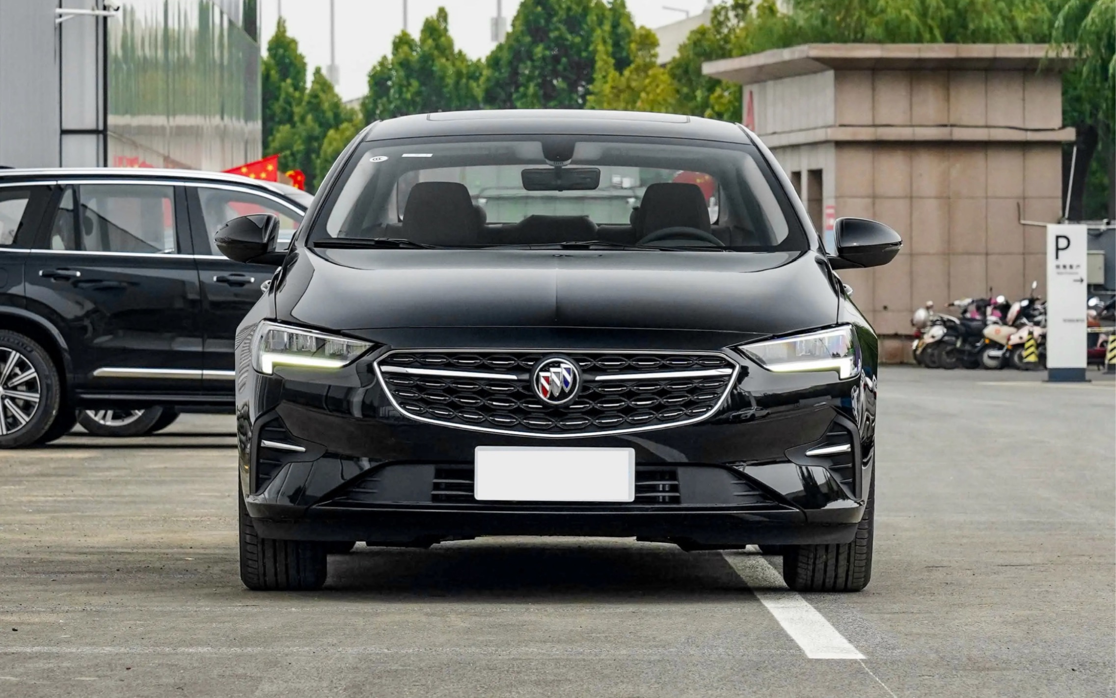 别克君威终于也是开始扛不住了,新车这样的落地价,大家觉得怎么样