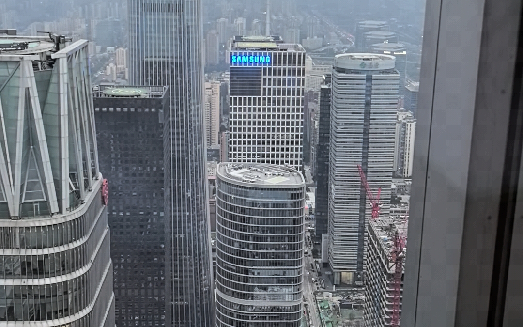 国贸楼顶的直升机停机坪