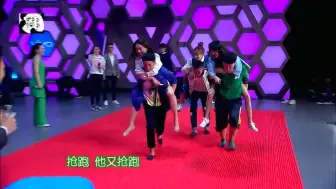 Video herunterladen: 【150418左耳剧组】左耳剧组和快乐家族一起回忆童年零食