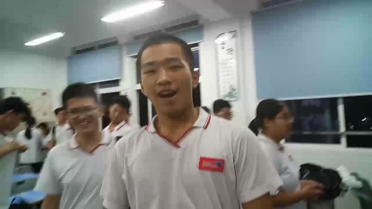 [图]两位好奇少年对B站百大UP主第一名的采访
