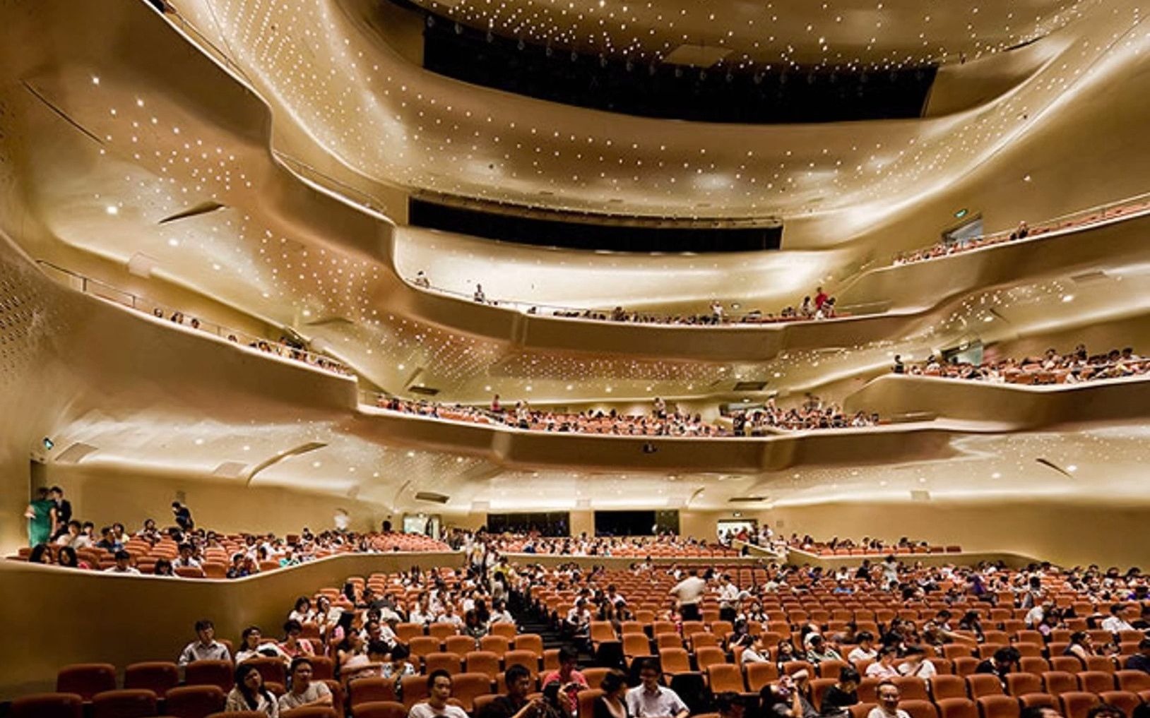 扎哈哈迪德建筑作品特点 #案例 广州歌剧院 扎哈·哈迪德 中国广东