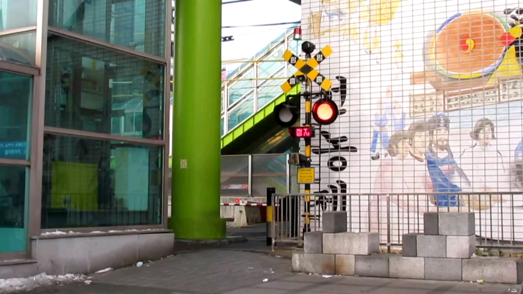 [图]KORAIL京元線 外大アプ駅前踏切