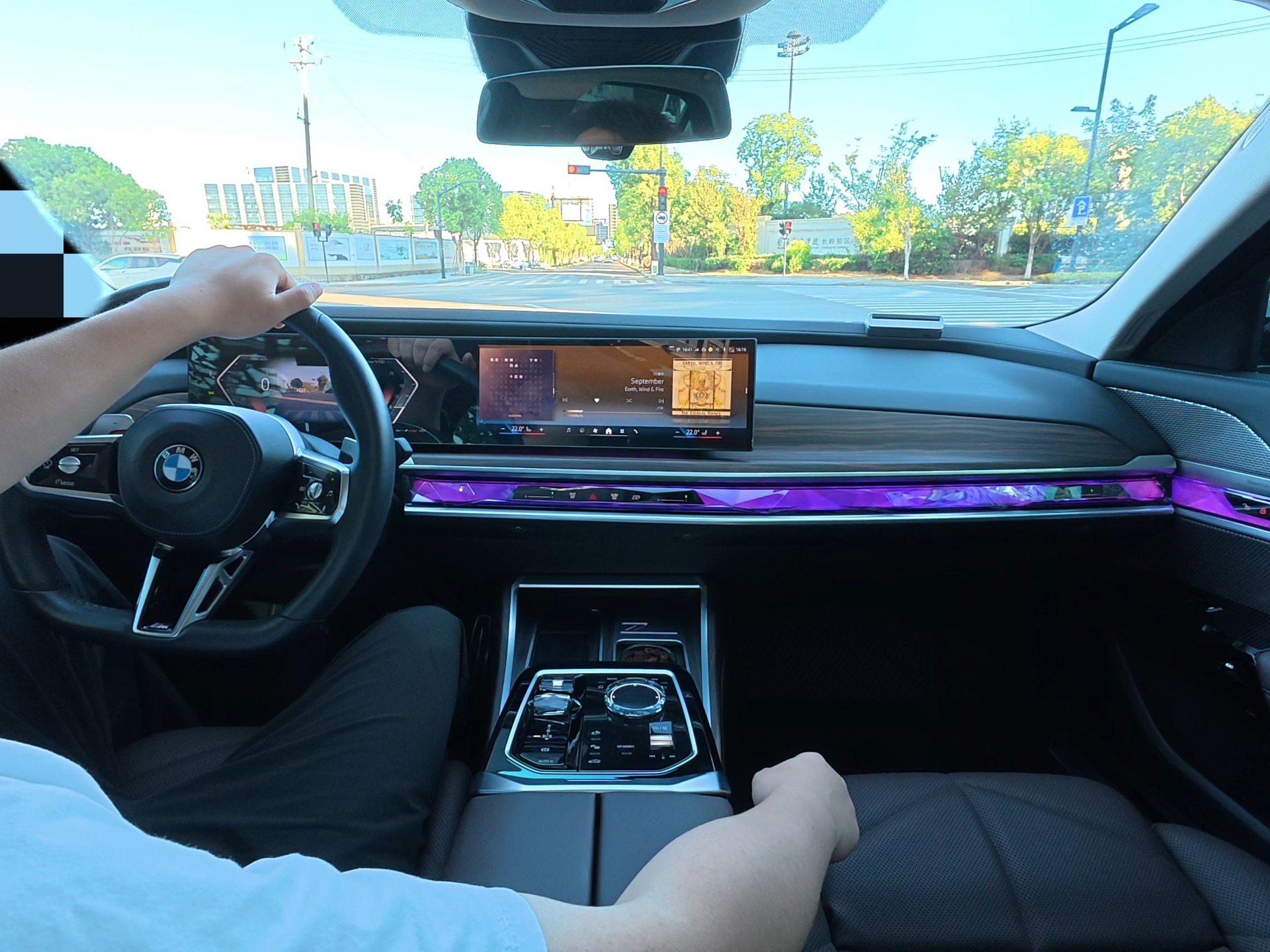 【第一人称视角】4K 原声实录，99年通勤沉浸式驾驶BMW G70 740Li 《September》