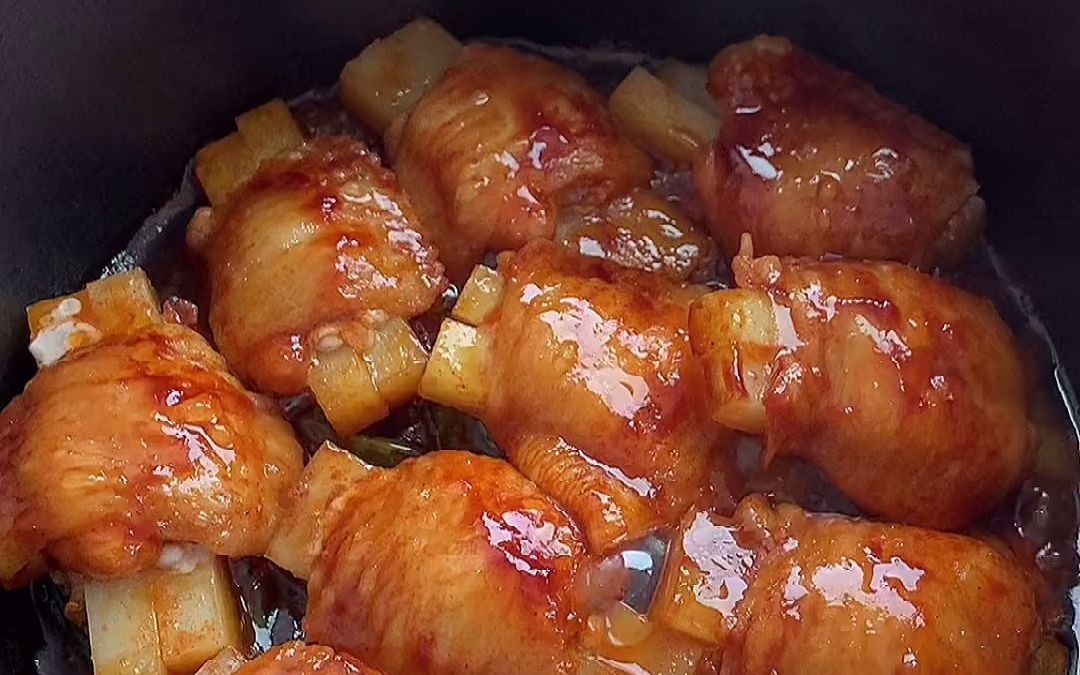 【电饭煲食谱】电饭锅食谱:家里有电饭煲就做的鸡翅,搭配土豆,孩子们都会喜欢吃#在家做美食哔哩哔哩bilibili