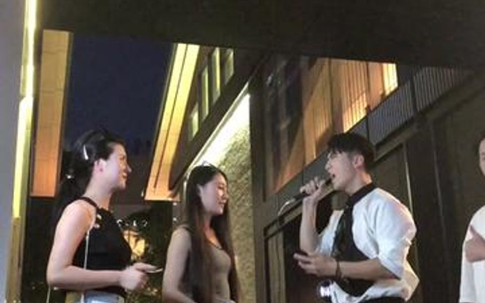 [图]哈，没想到吧，还能这么唱！《李兰妈妈算你狠》。