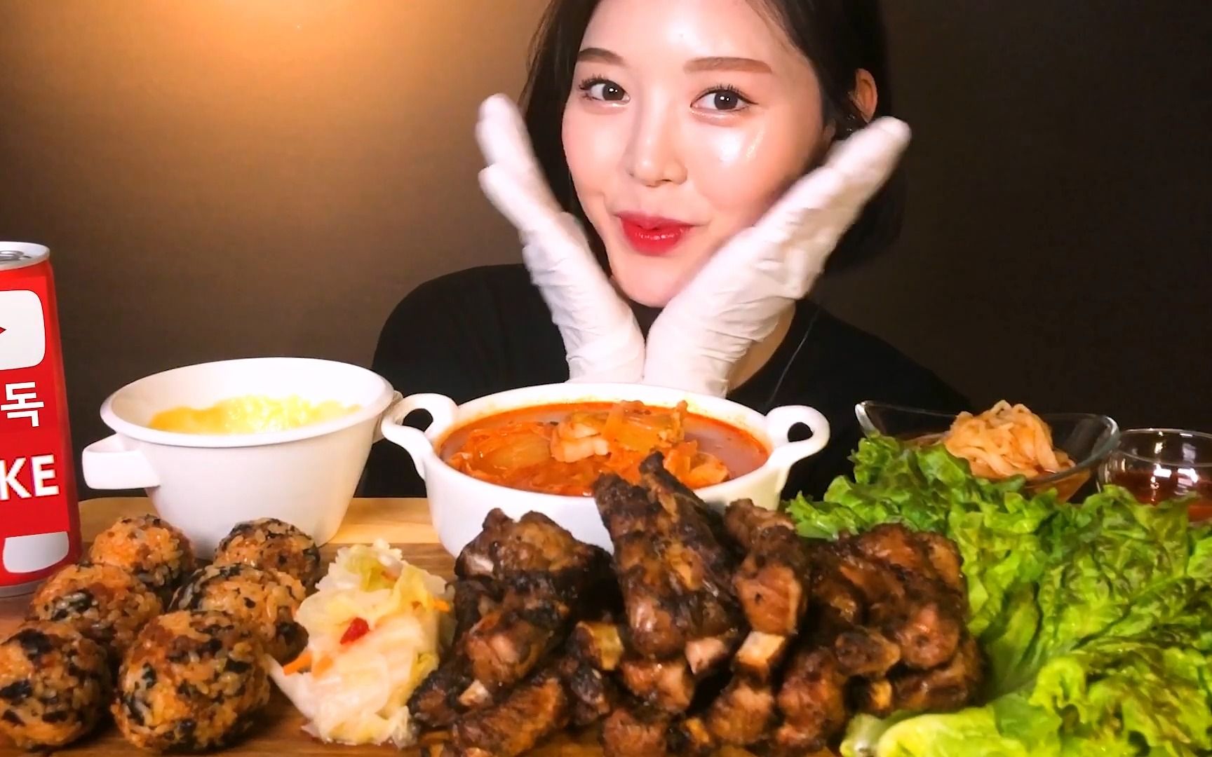 boki【韩国美食博主】秘制排骨 泡菜 紫菜饭团