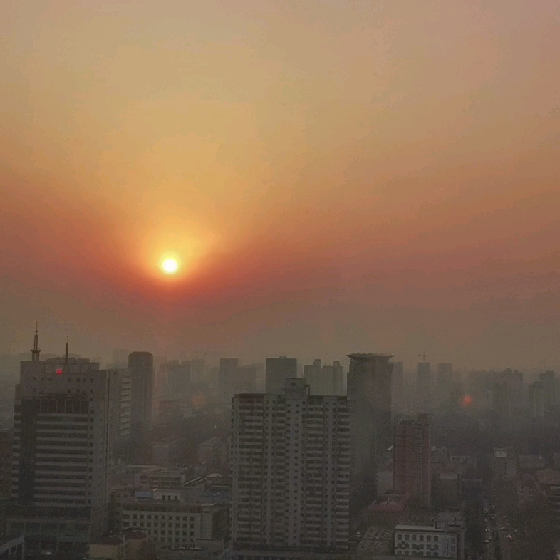 [图]两个地方的落日