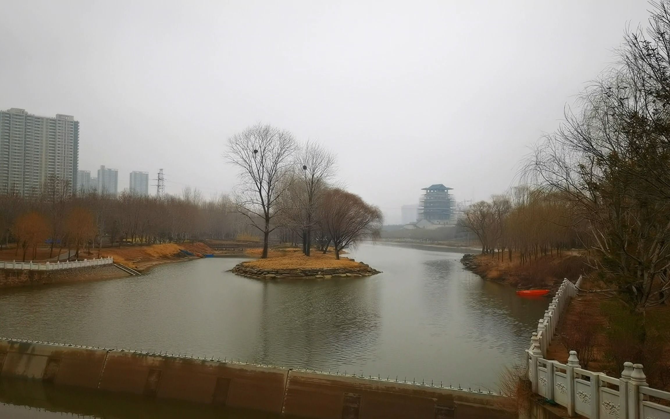 郑州西流湖公园通航夜游,湖水大涨景色迷人,有点烟雨江南的感觉哔哩哔哩bilibili