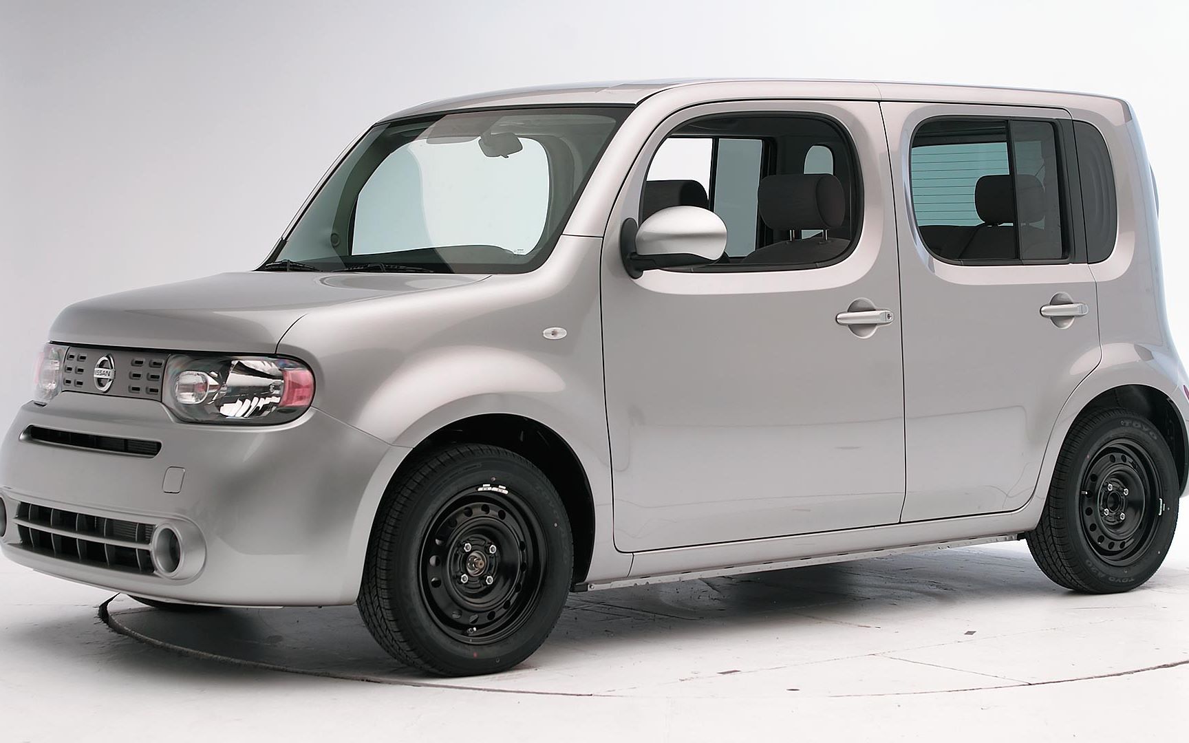 2009款 日产 cube 美国高速安全保险协会 车顶强度测试