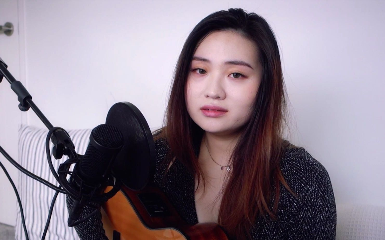 [图]【艾瑞斯张·翻唱】Happiness is a butterfly - Lana Del Rey Cover