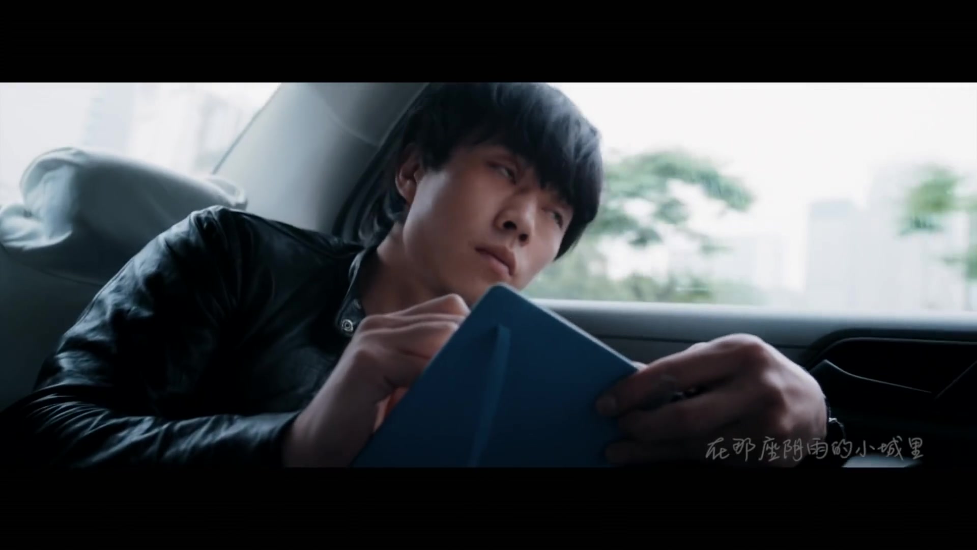 赵雷无法长大成都mv高圆圆出演