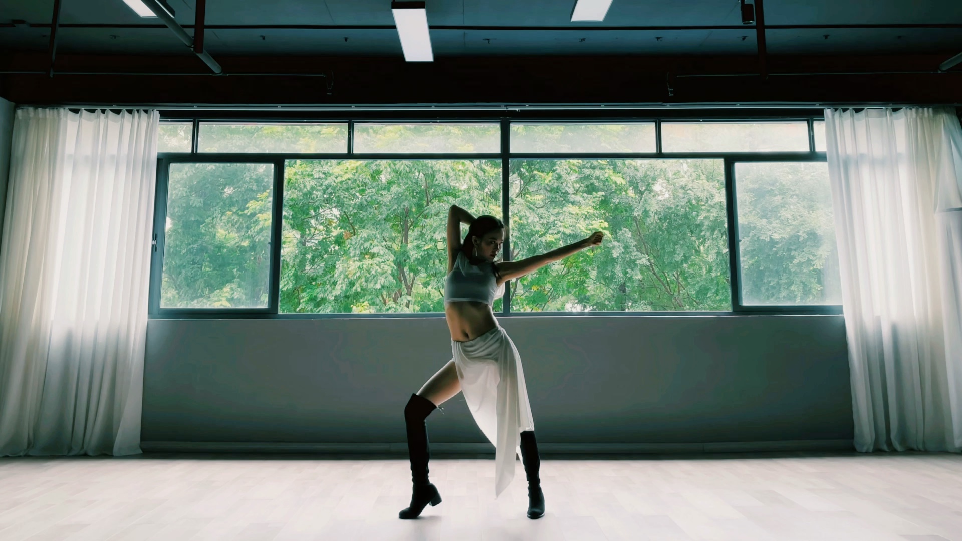 3万块的健身私教没让我瘦,20块钱的舞蹈课竟然跳出了马甲线!