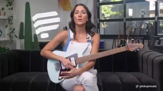 Скачать видео: （如何用CAGED系统让指板一目了然）How CAGED opens up your fretboard - Dr. Molly Miller