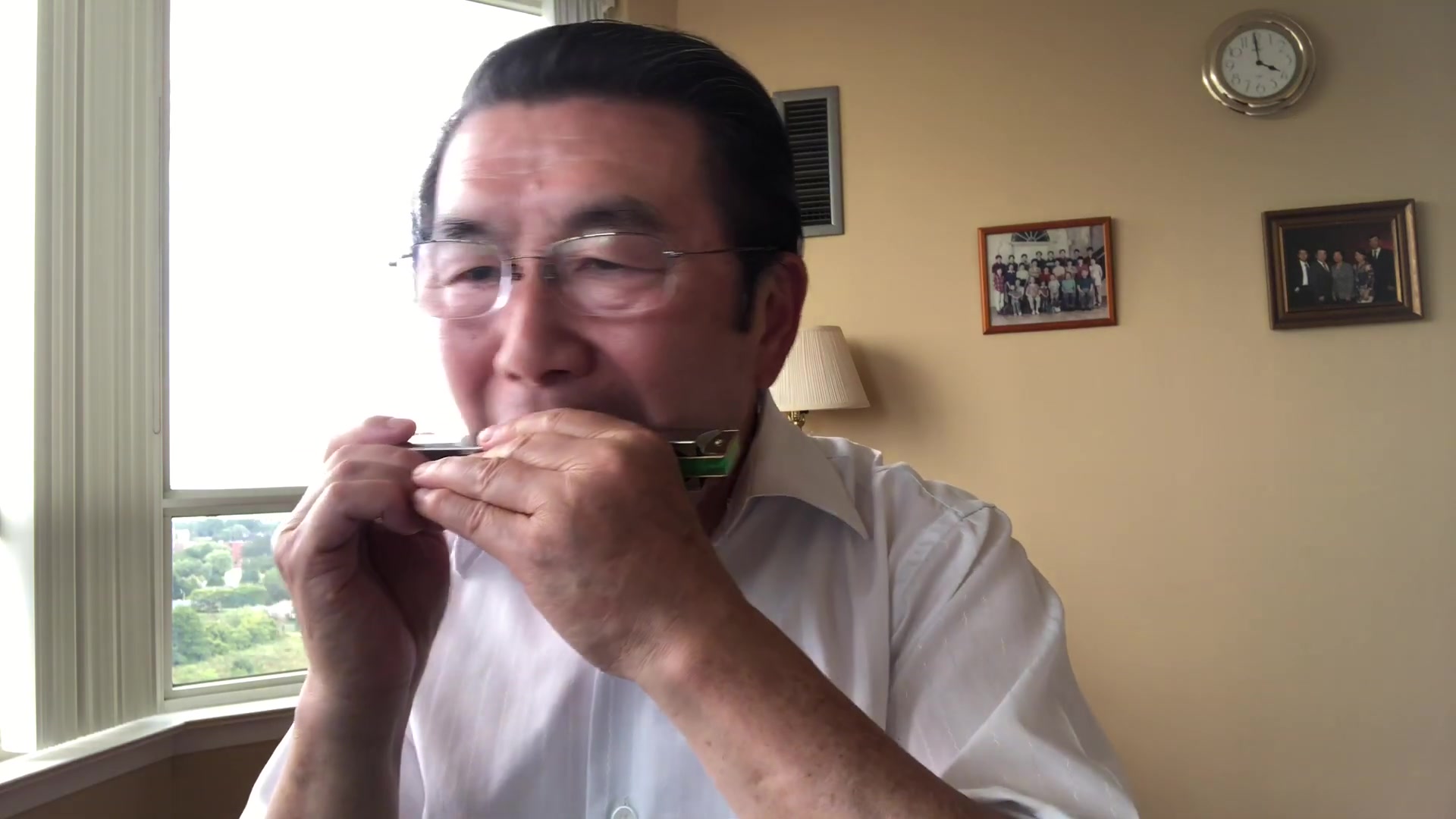 [图]Tremolo Harmonica Solo 口琴独奏《小曲好唱口难开》