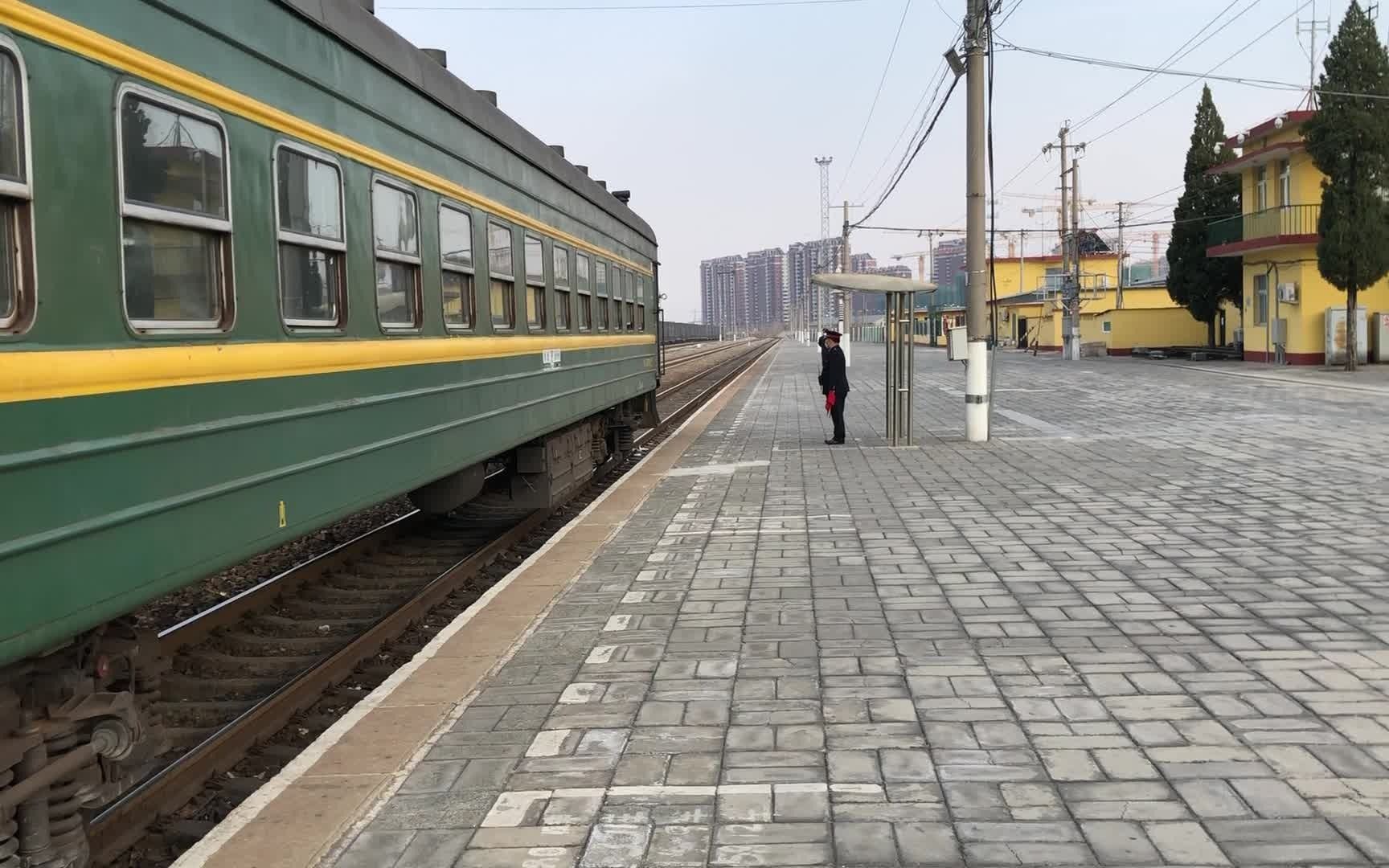 中国铁路北京最后的绿皮车6420次进密云北站