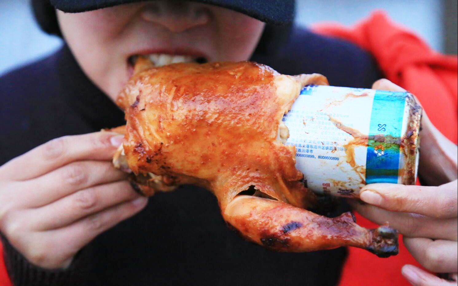 烤鸡这样吃才叫爽,一口咬下去满嘴流油,吃得好过瘾好开心_哔哩哔哩