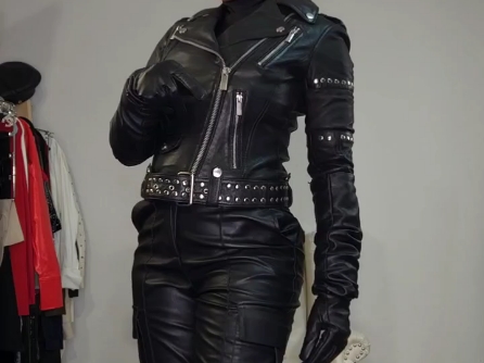 菲黑色女军官装 及膝靴-宽松皮裤-皮夹克-皮手套