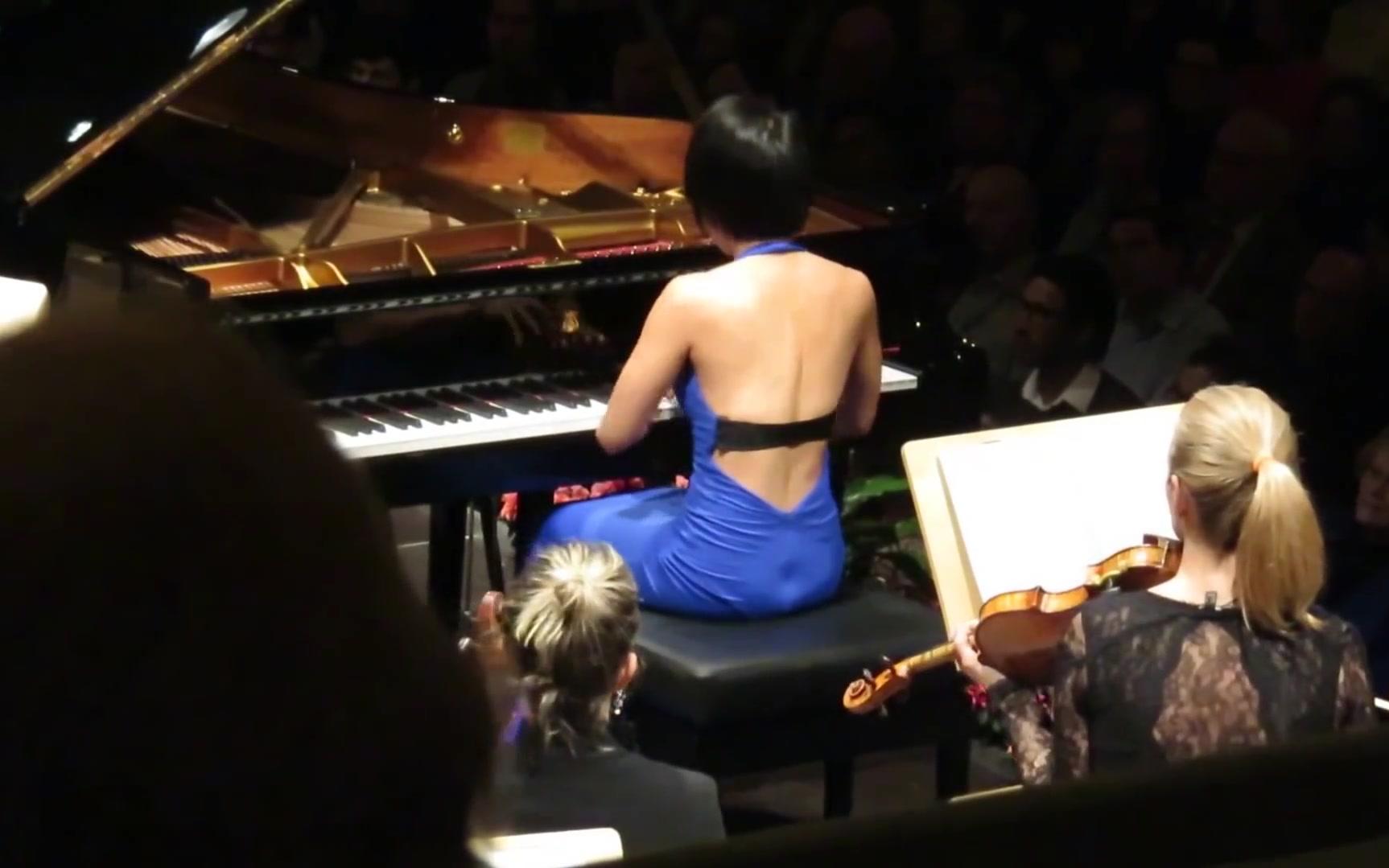 [图]【钢琴】王羽佳 演奏 拉赫玛尼诺夫 第三钢琴协奏曲 拉三 YUJA WANG Rachmaninov, 3rd concerto, extracts