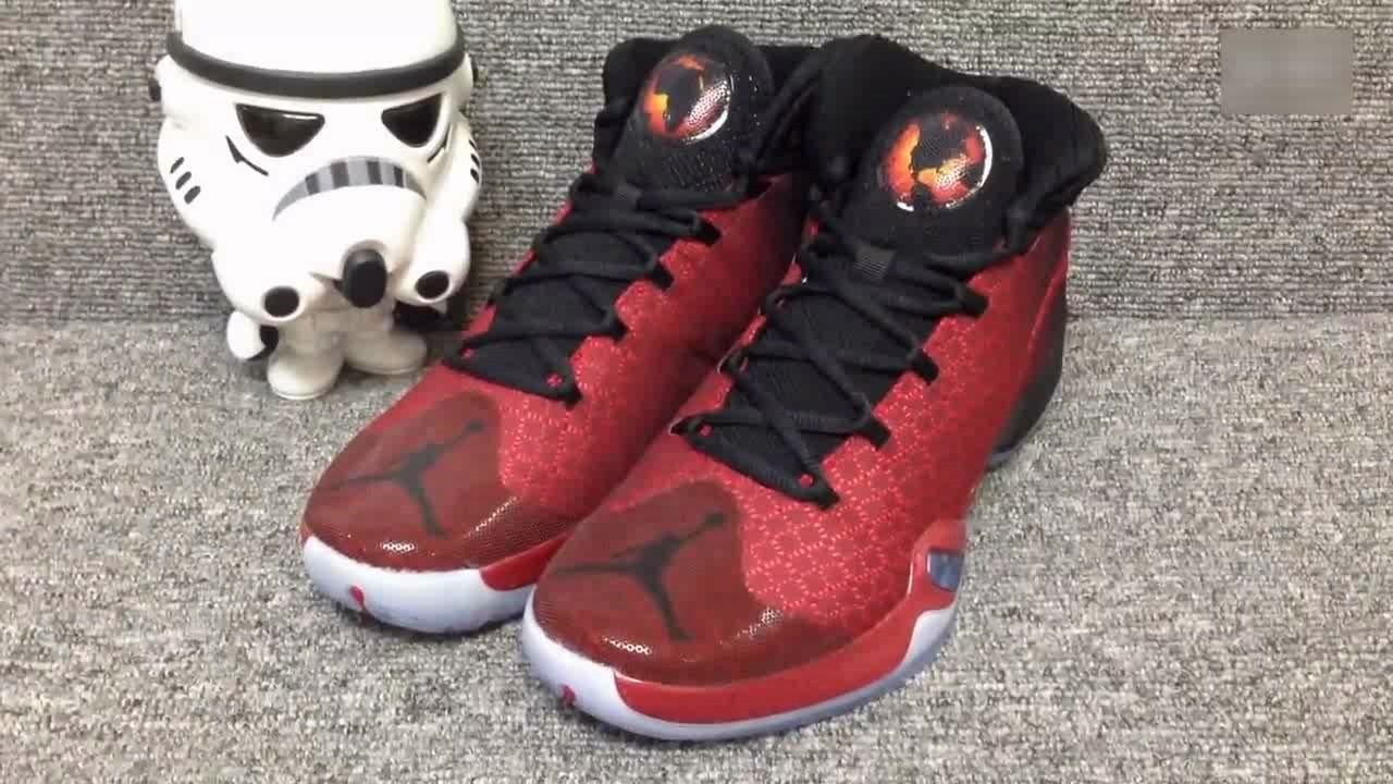 aj乔30黑猫配色篮球鞋