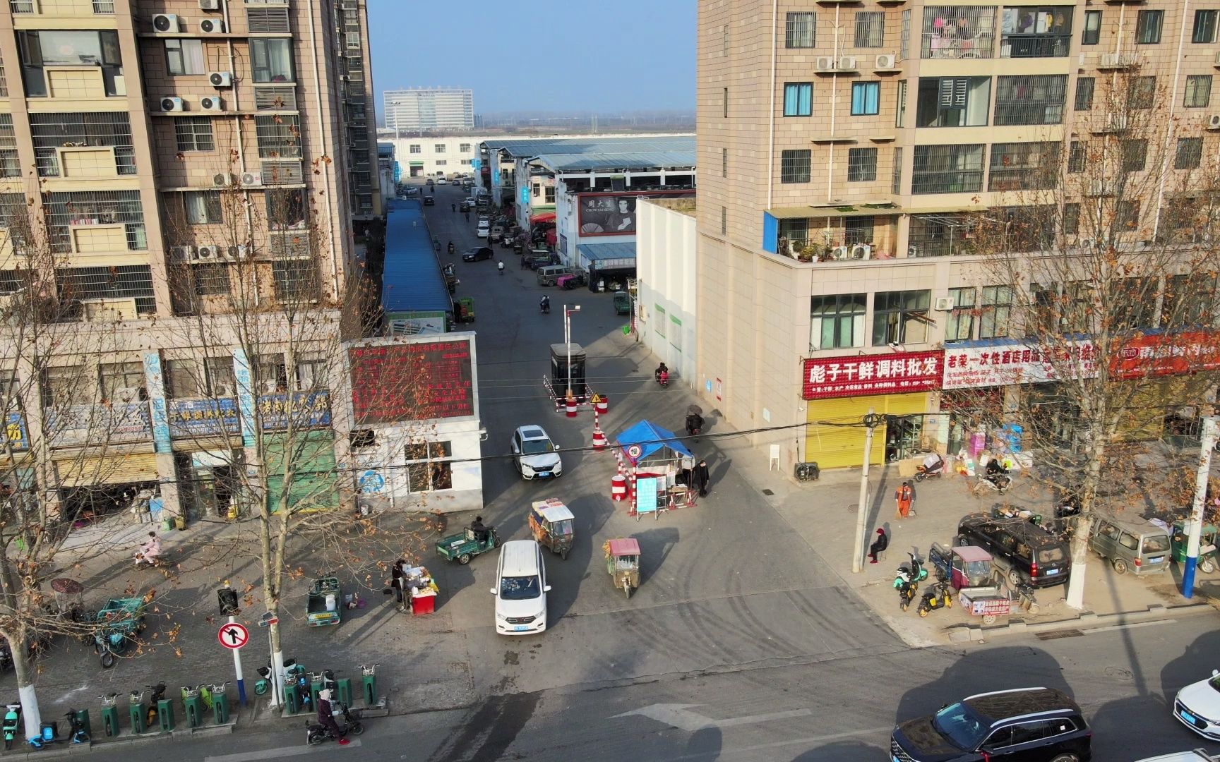 阜康农贸市场出入口,安徽省阜阳市界首市