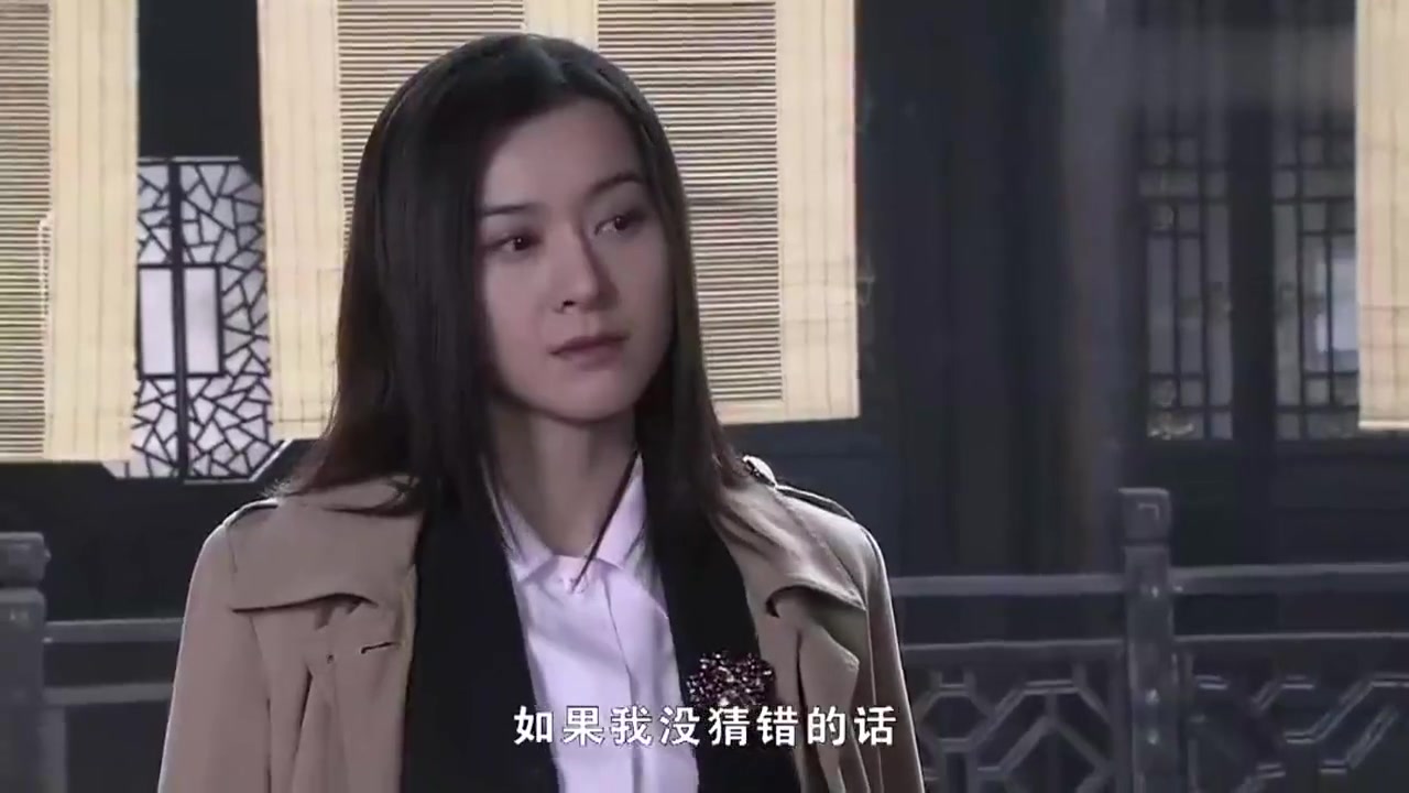 [图]美女街上狂抓小偷，没想小偷有高手保护，这下有好戏看了