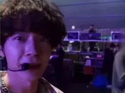 Video herunterladen: 【super junior】神童：我就不该多嘴问他们~