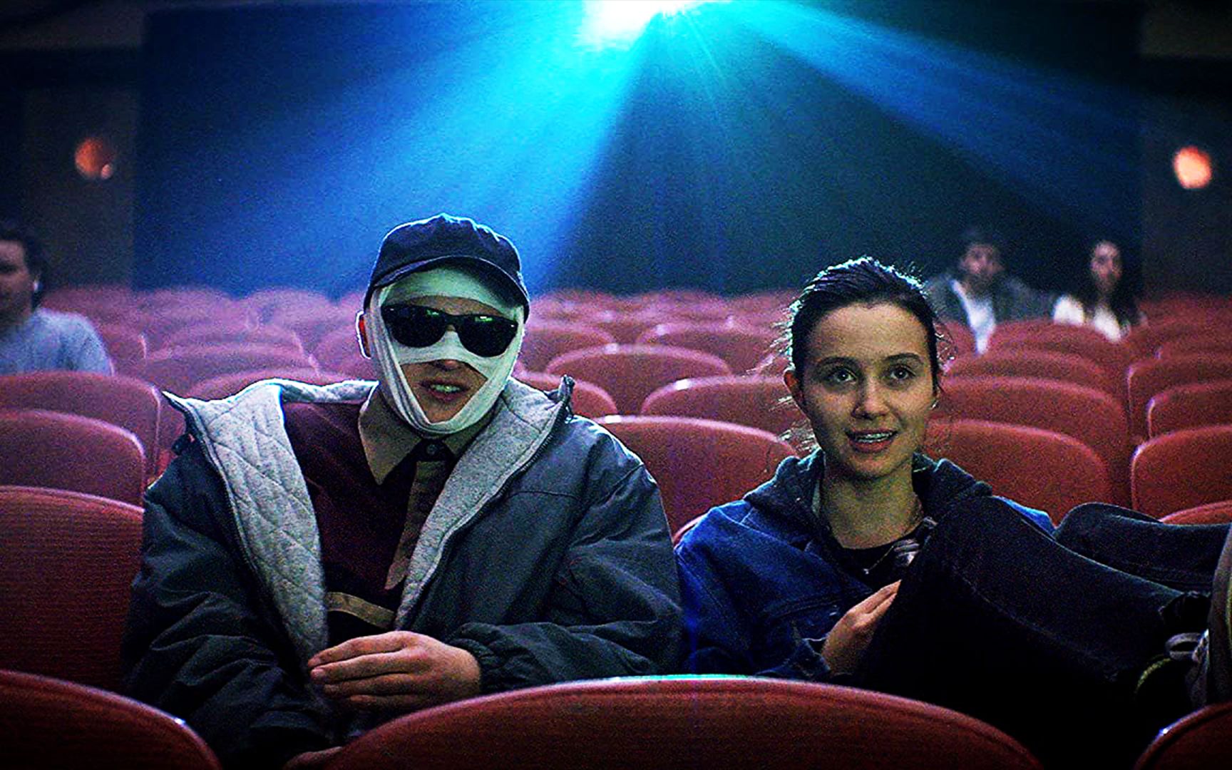 《凝视猎物》小伙因为太帅,任何人看到他的脸都会被帅死