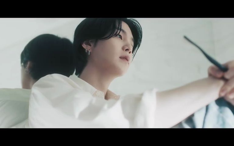 [图]【WNS中字】230407 Agust D 'People Pt.2 (feat. IU)' Official MV