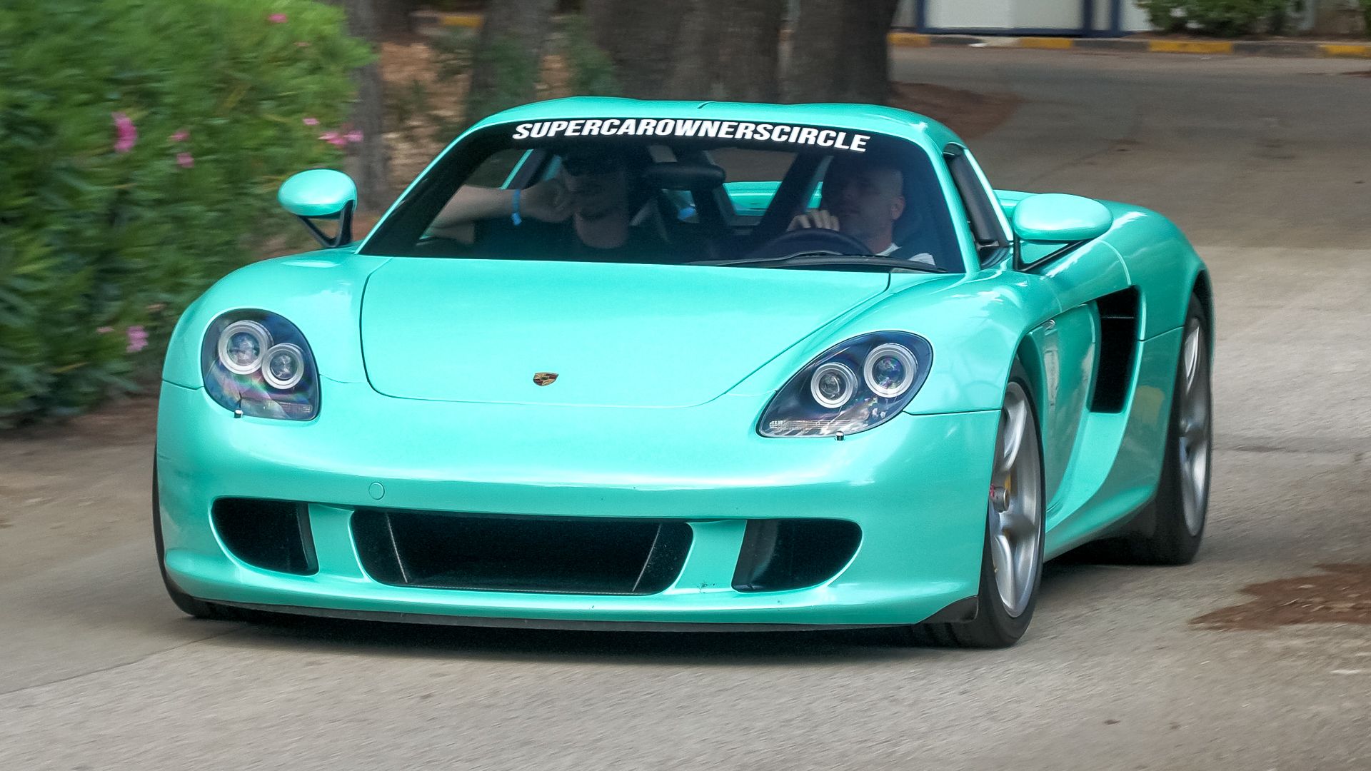 带直管的保时捷 Carrera GT  疯狂的动力滑轨、甜甜圈和加速!哔哩哔哩bilibili