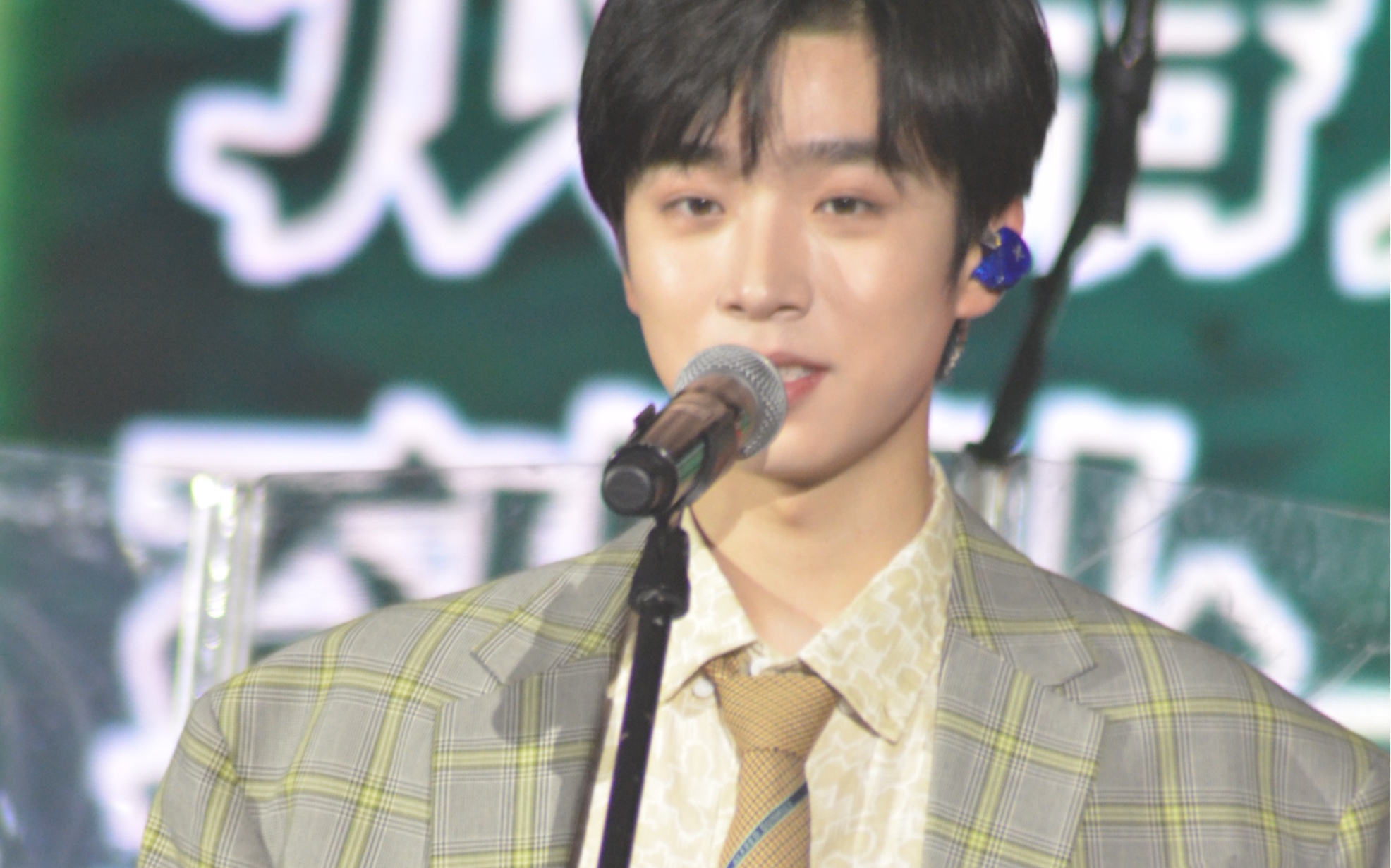 感谢我现在的天真 还没变复杂的眼神|张嘉元广州场巡演原创单曲《无药