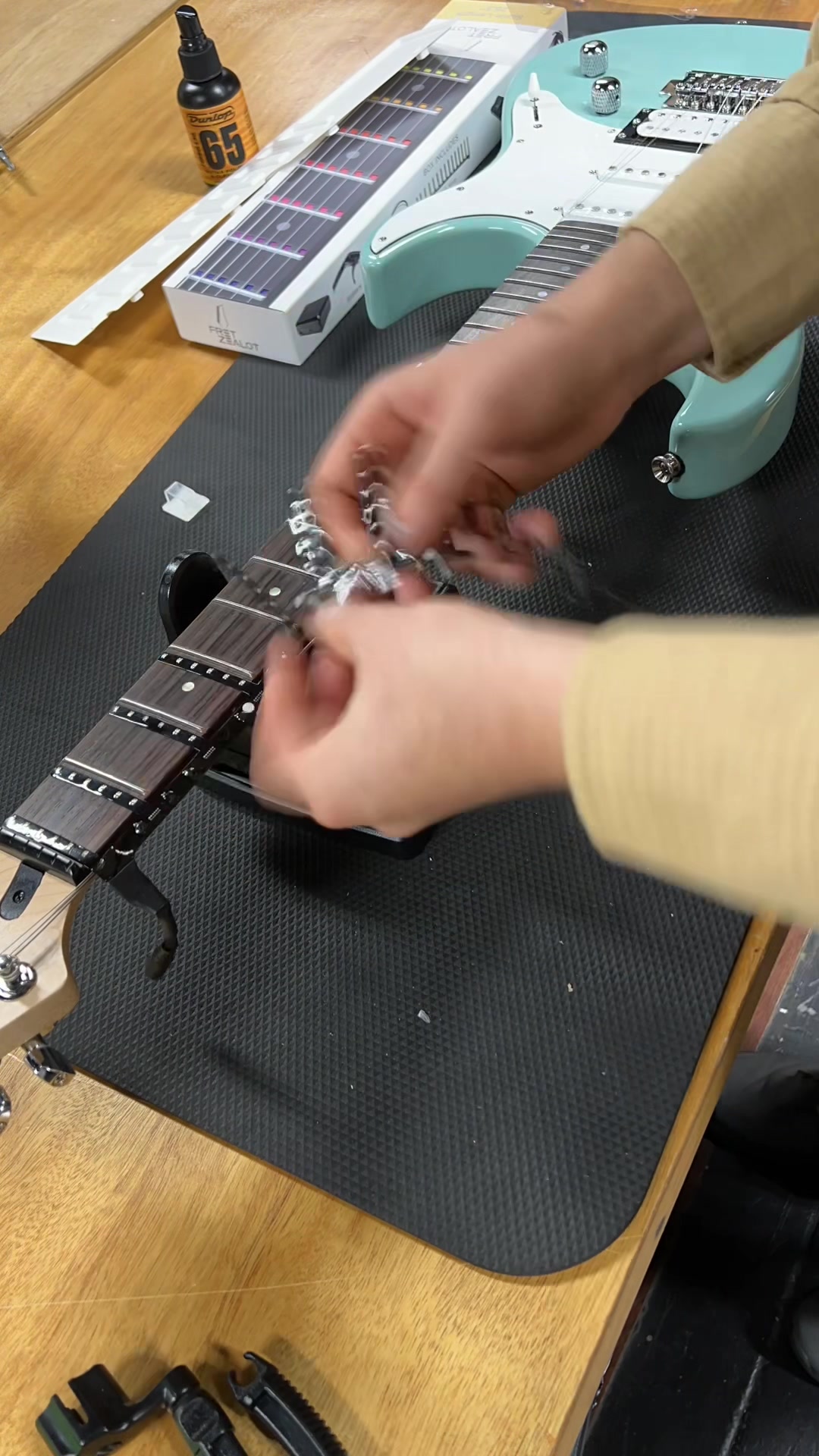 在 pacifica电吉他上安装 led