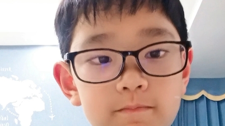 台灯里的梁志超