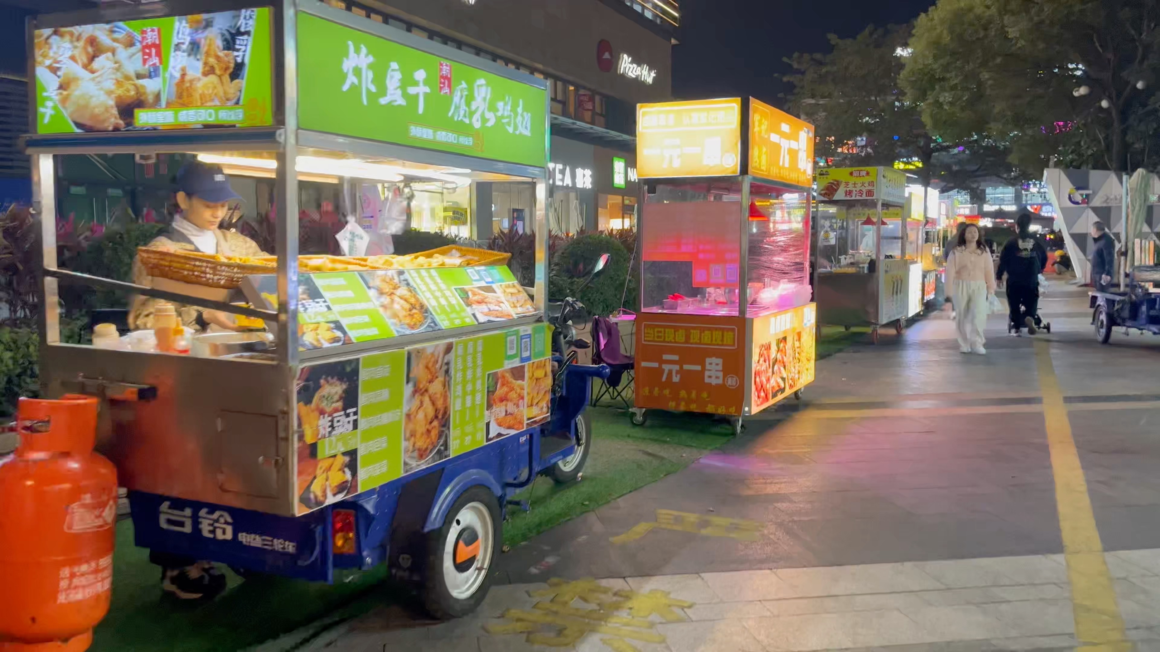 深圳横岗商夜街夜市摊,各种小吃应有尽有!