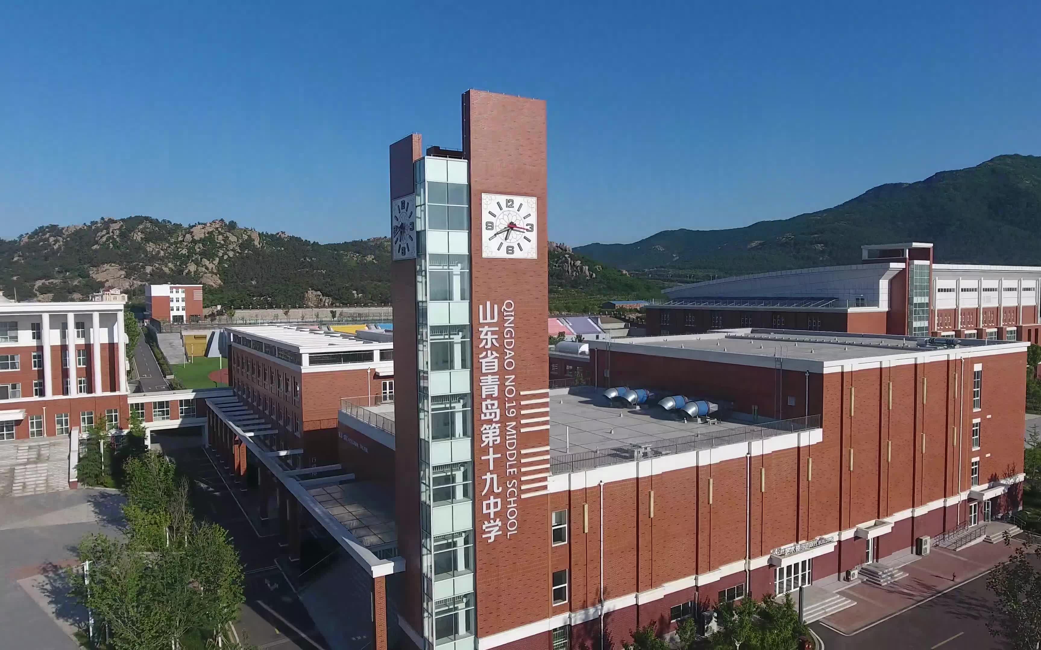 航拍青岛19中